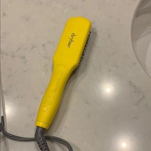 Dry bar straightening brush